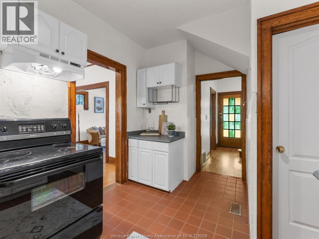 1105 Lincoln ROAD - 18