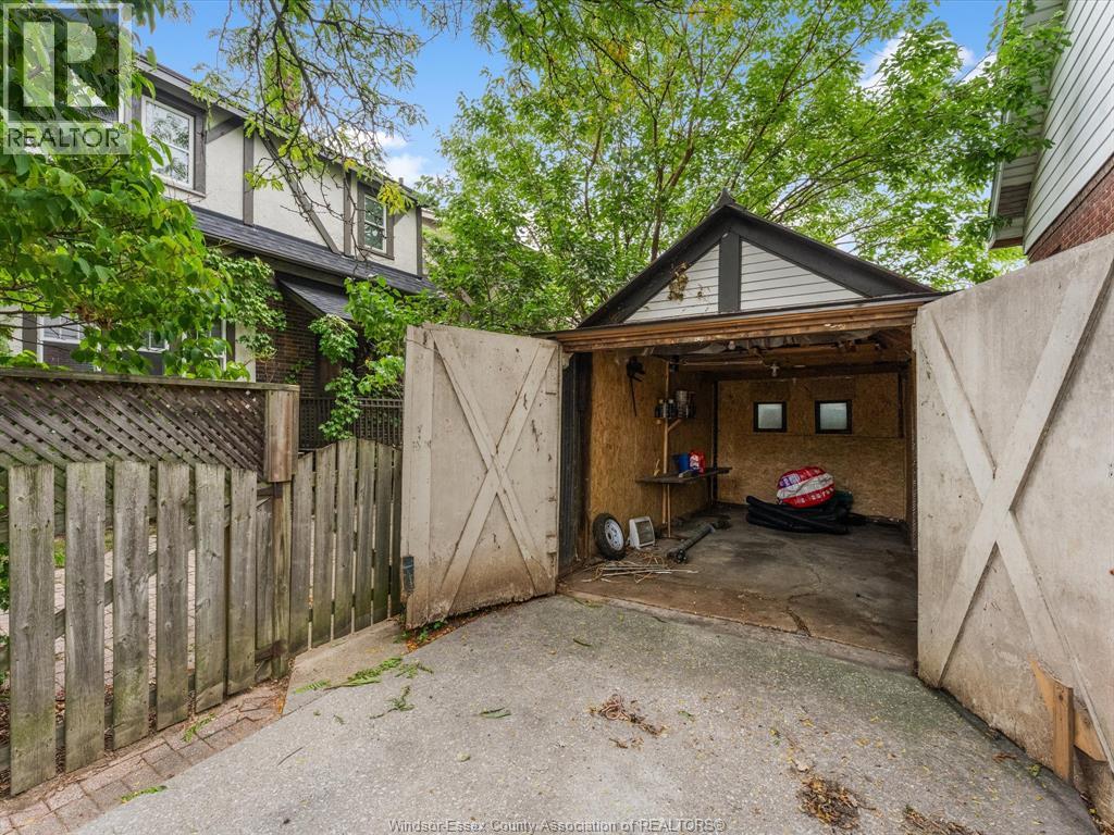 1105 Lincoln ROAD - 34