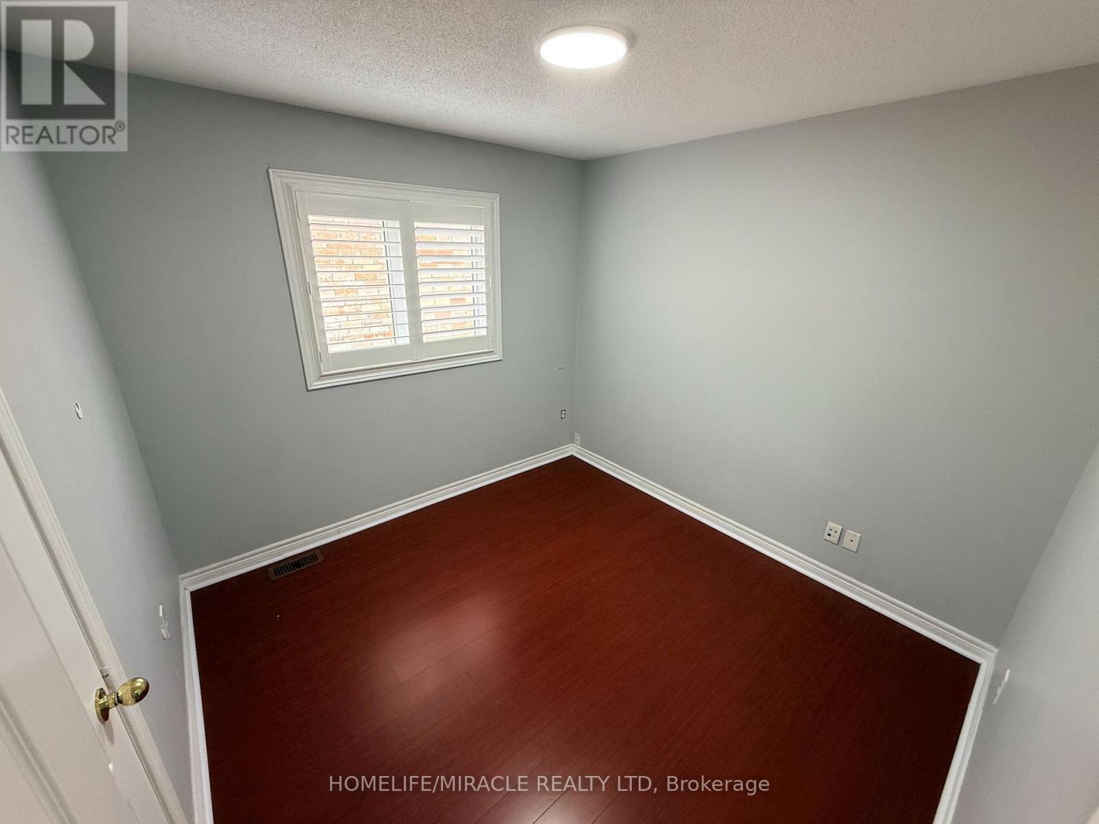 37 RACHETT ROAD - 25