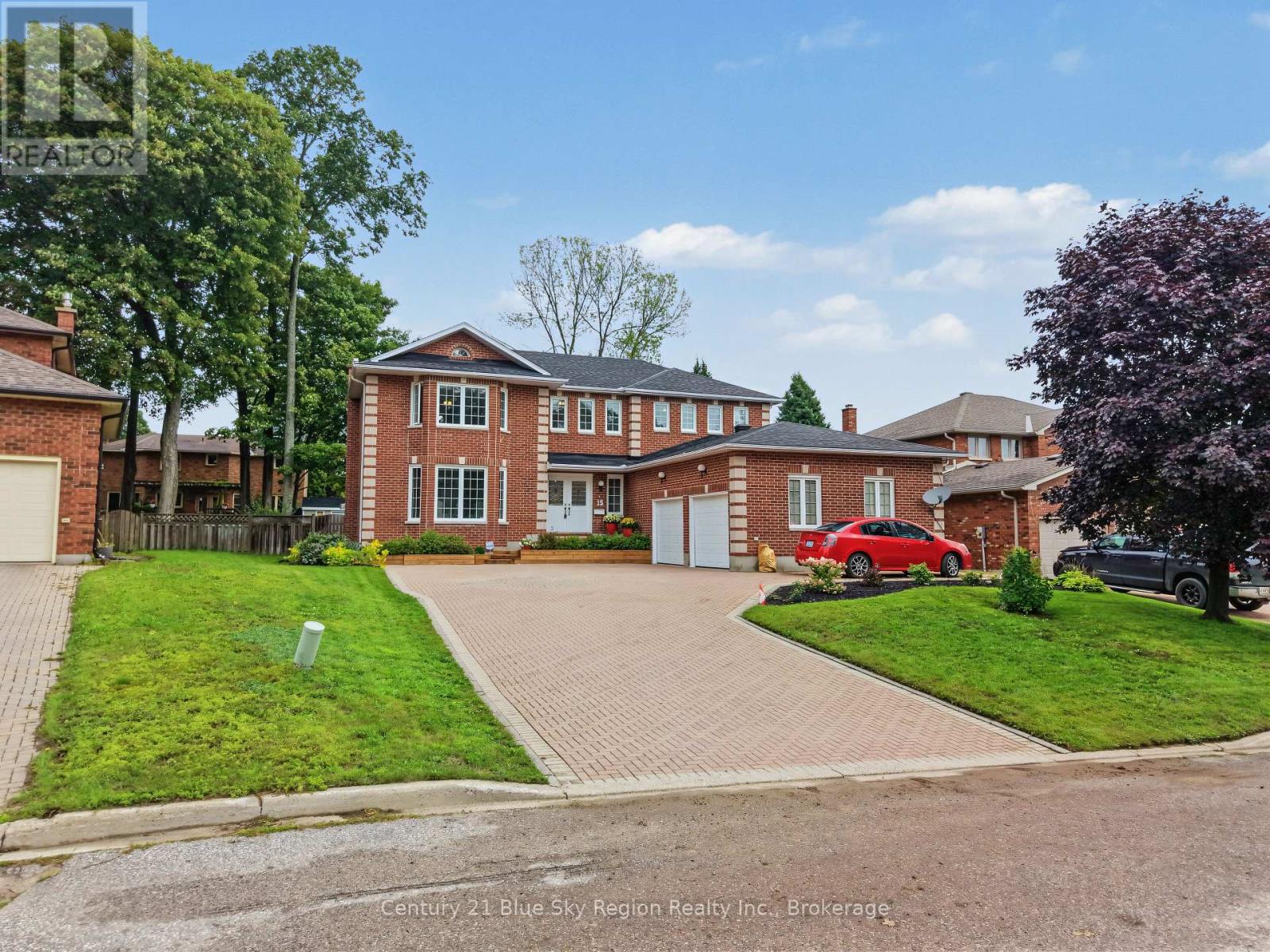 Property for sale at 15 ROBINHOOD COURT