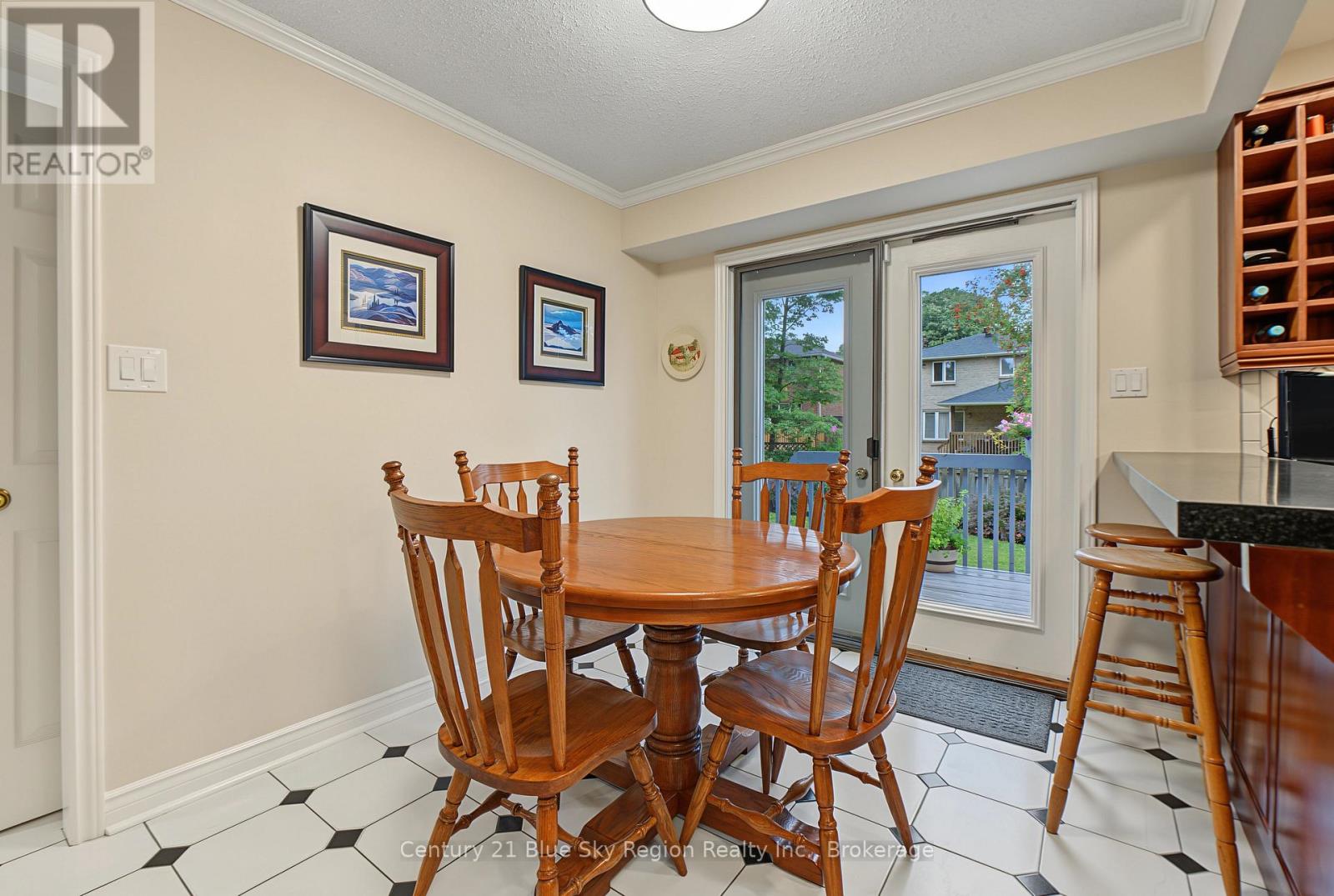 15 ROBINHOOD COURT - 14