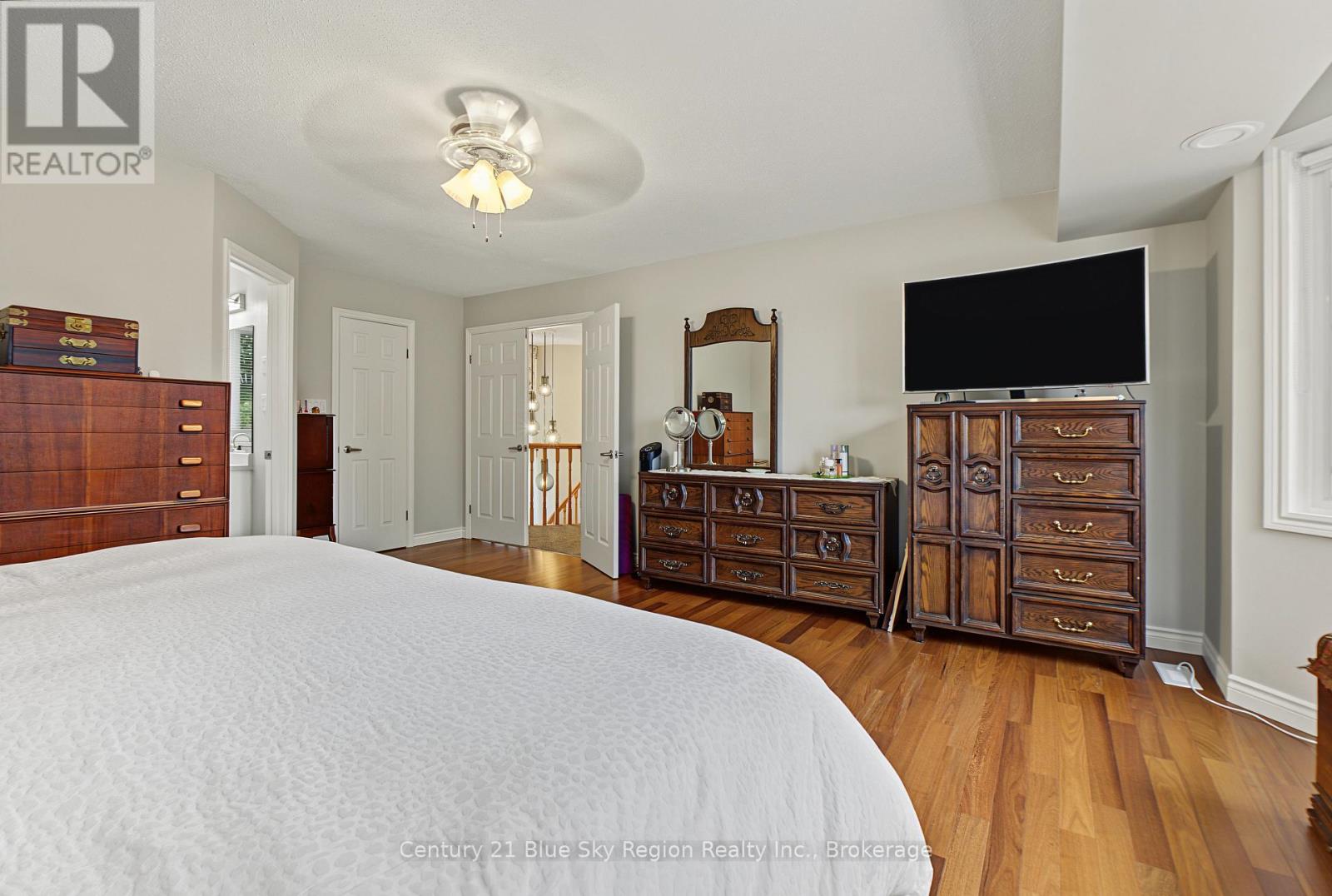 15 ROBINHOOD COURT - Image 23