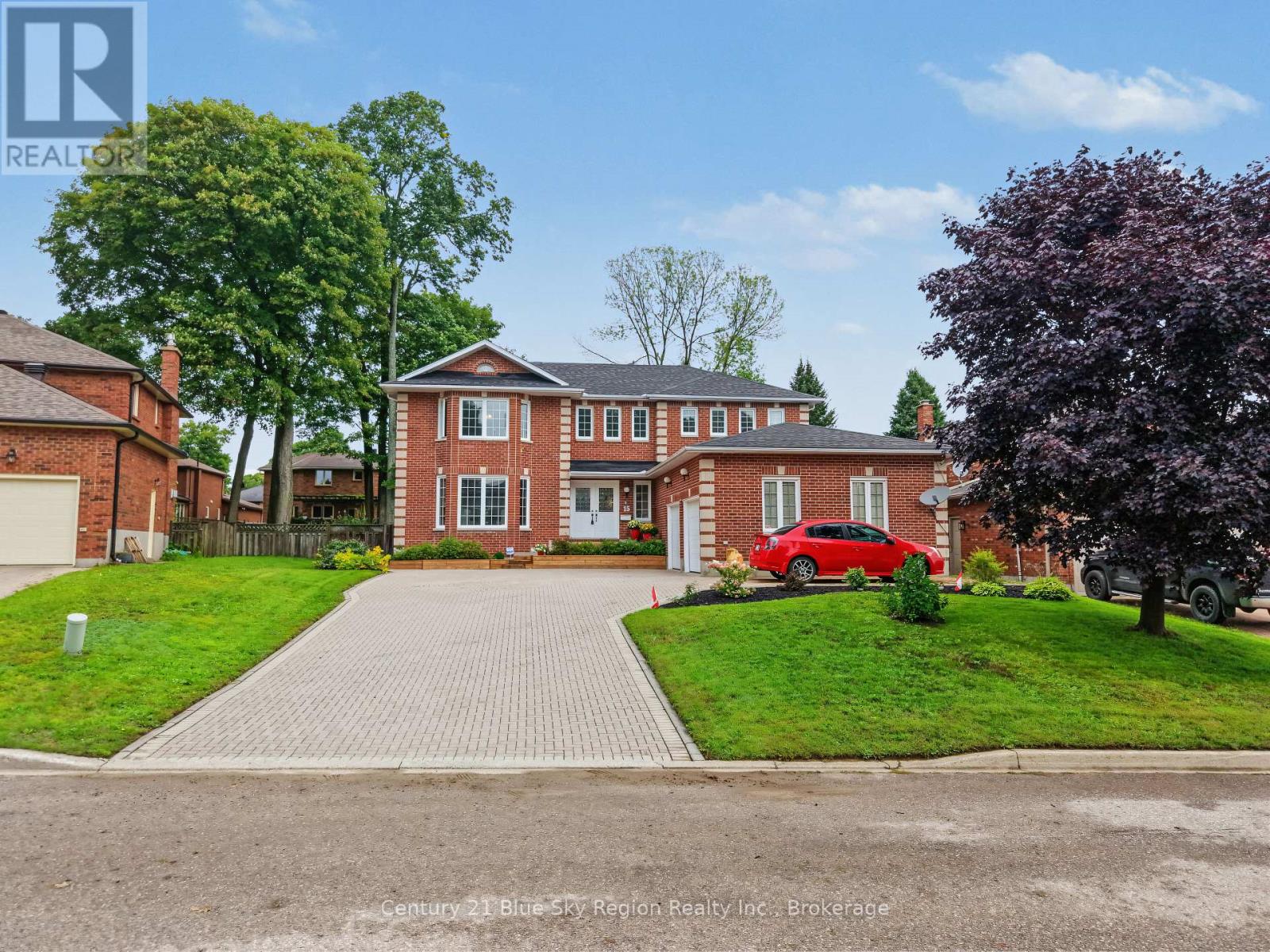 15 ROBINHOOD COURT - 3
