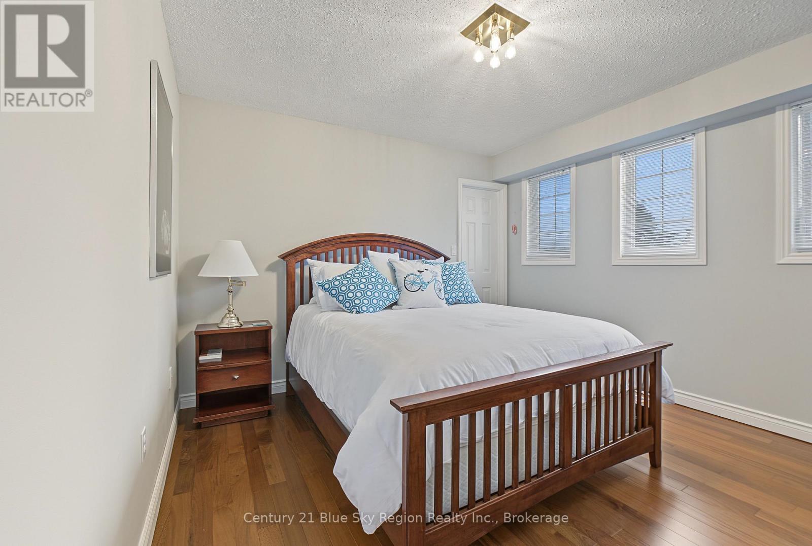 15 ROBINHOOD COURT - Image 30
