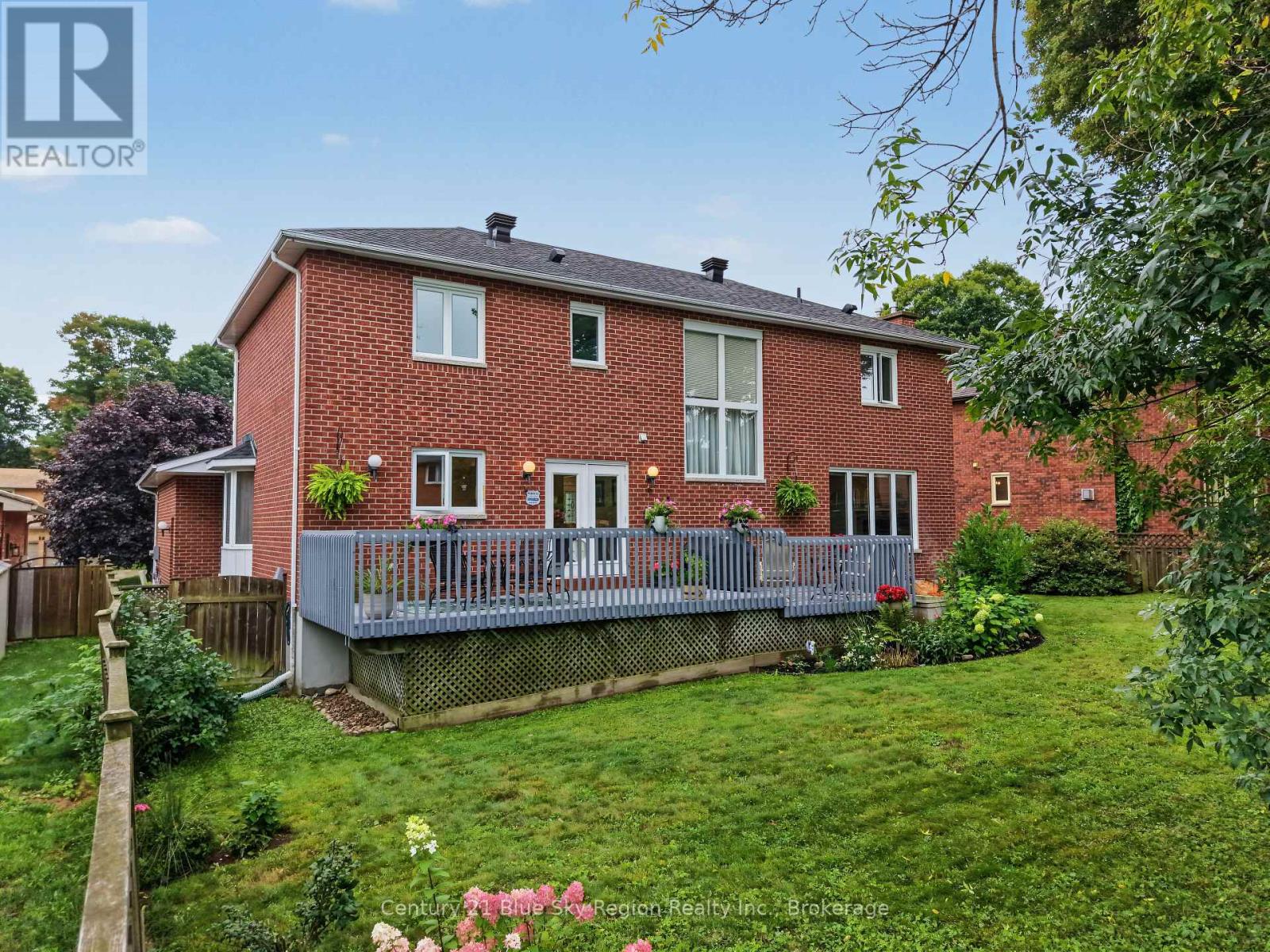 15 ROBINHOOD COURT - 42