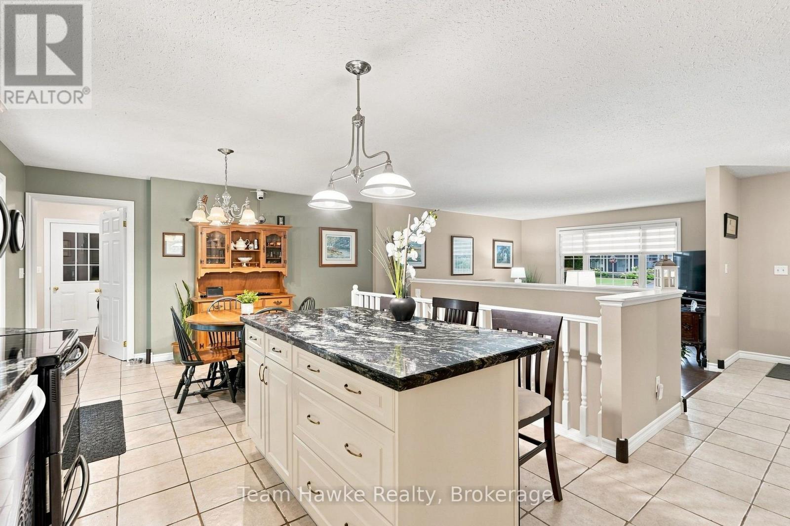 27 JOHNSTON STREET - 12