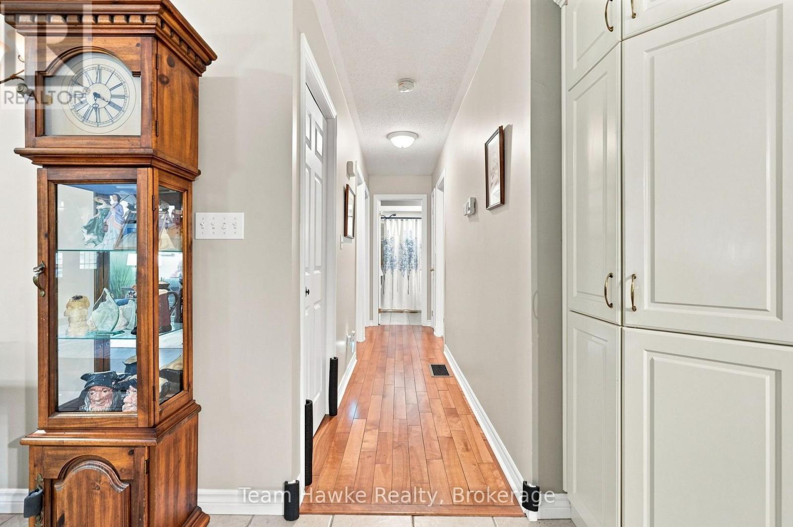 27 JOHNSTON STREET - 17