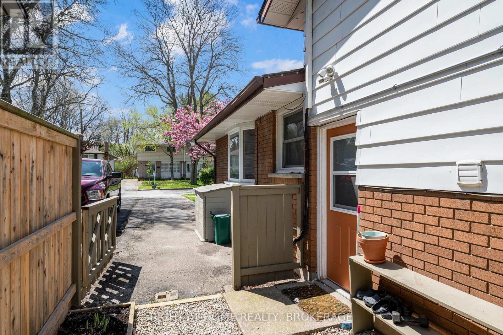 6763 WILINGER STREET - 32