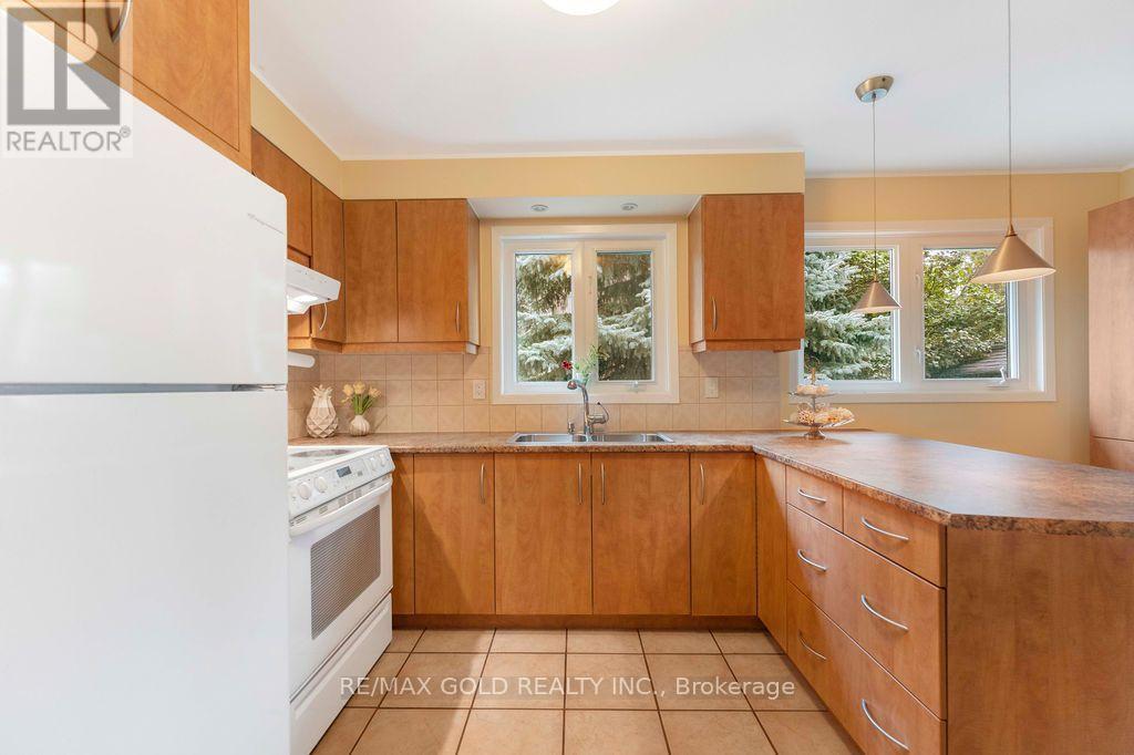 29 CARBERRY CRESCENT - 12