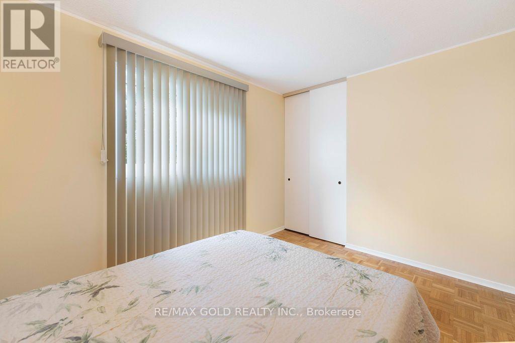29 CARBERRY CRESCENT - 27