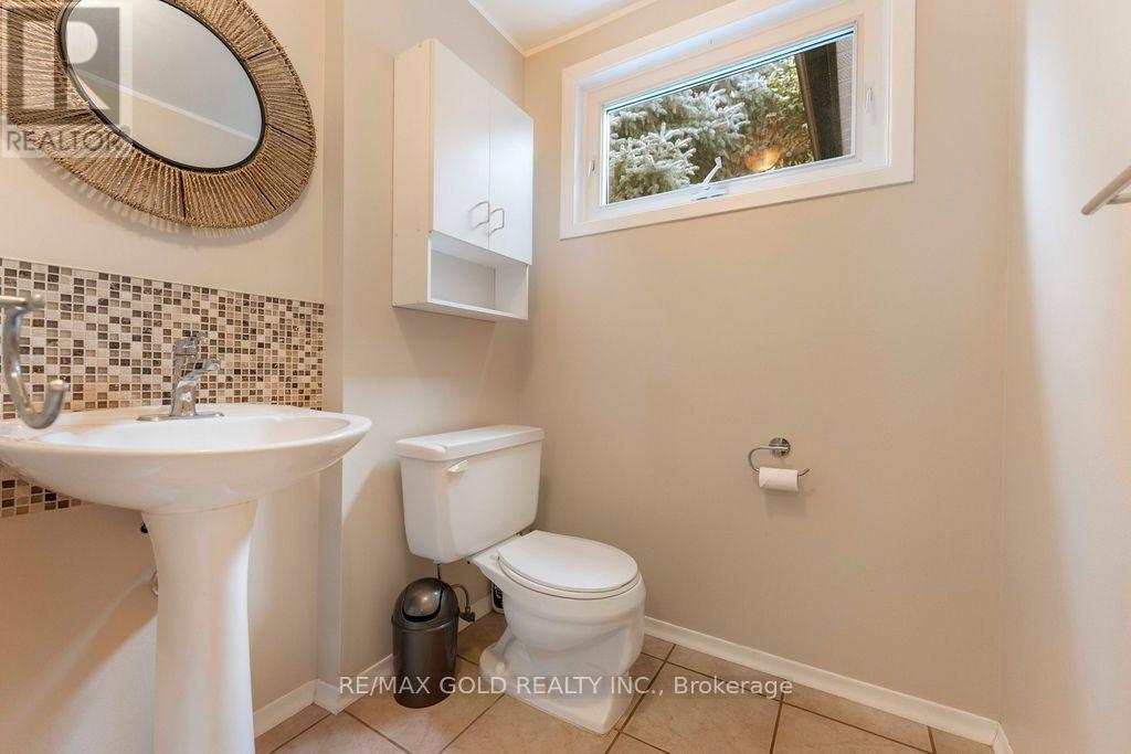 29 CARBERRY CRESCENT - 30