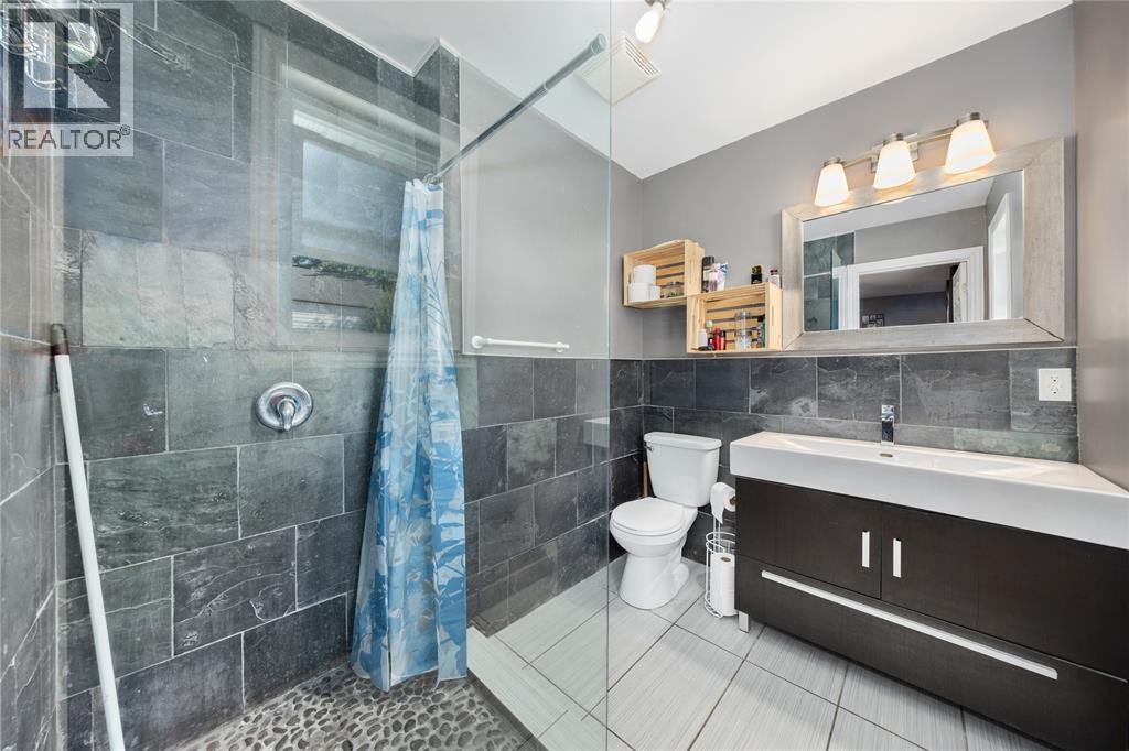 452 MAUDE STREET - Image 25