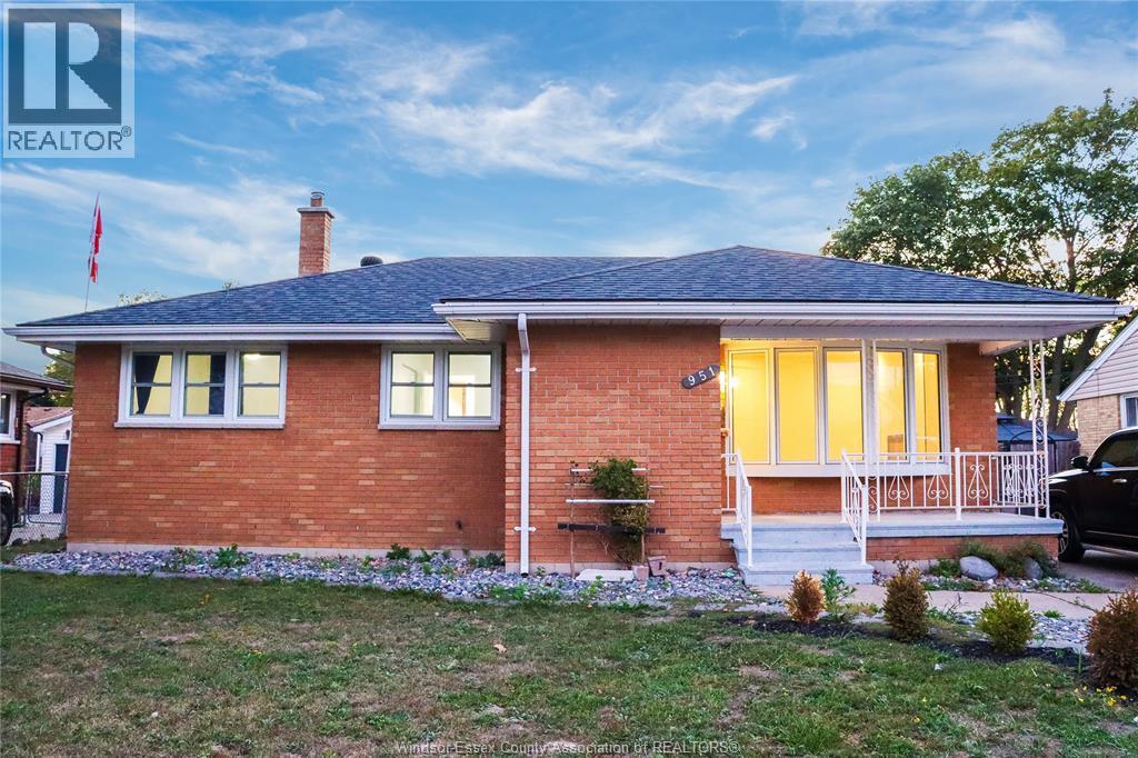 951 RIVERDALE - 2