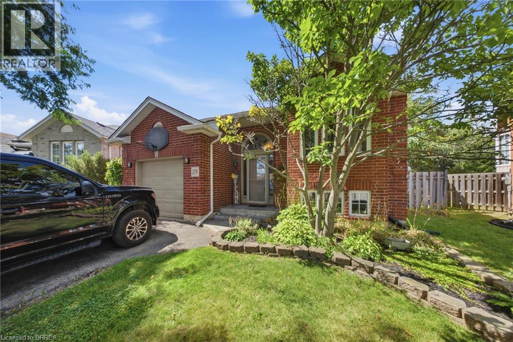 29 STRONG Court, Brantford, Ontario, N3R7Y4, Brantford, Ontario — photo 4 of 5