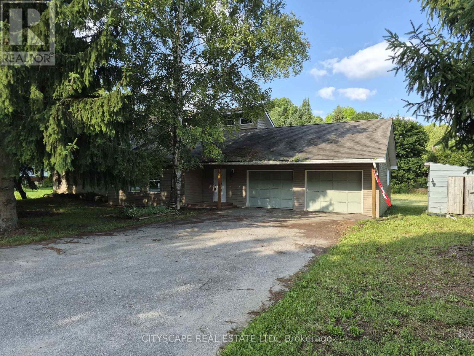 108 GORDON STREET S - 2
