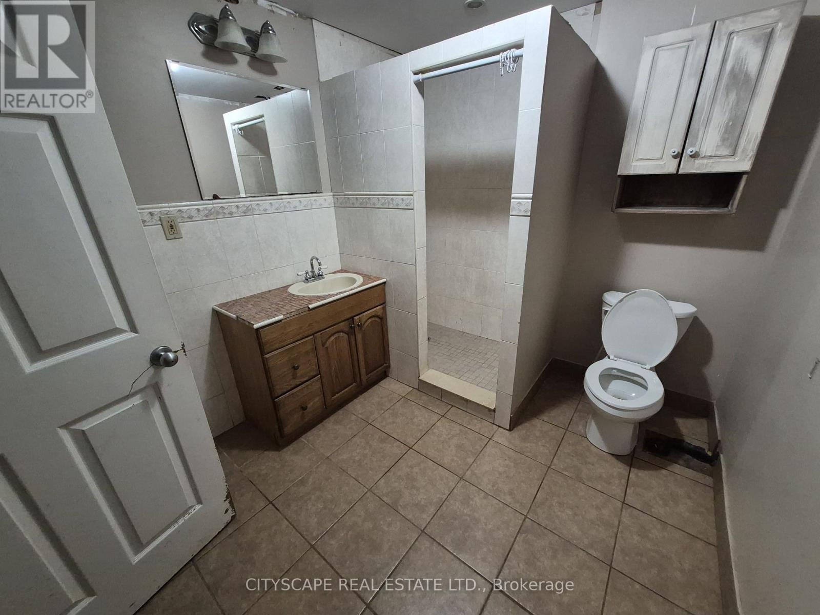 108 GORDON STREET S - Image 24