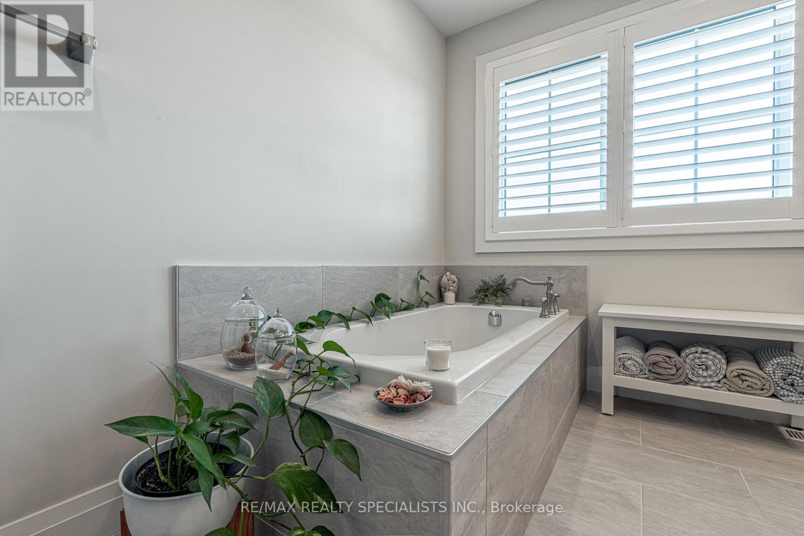 190 COURTLAND STREET - Image 30