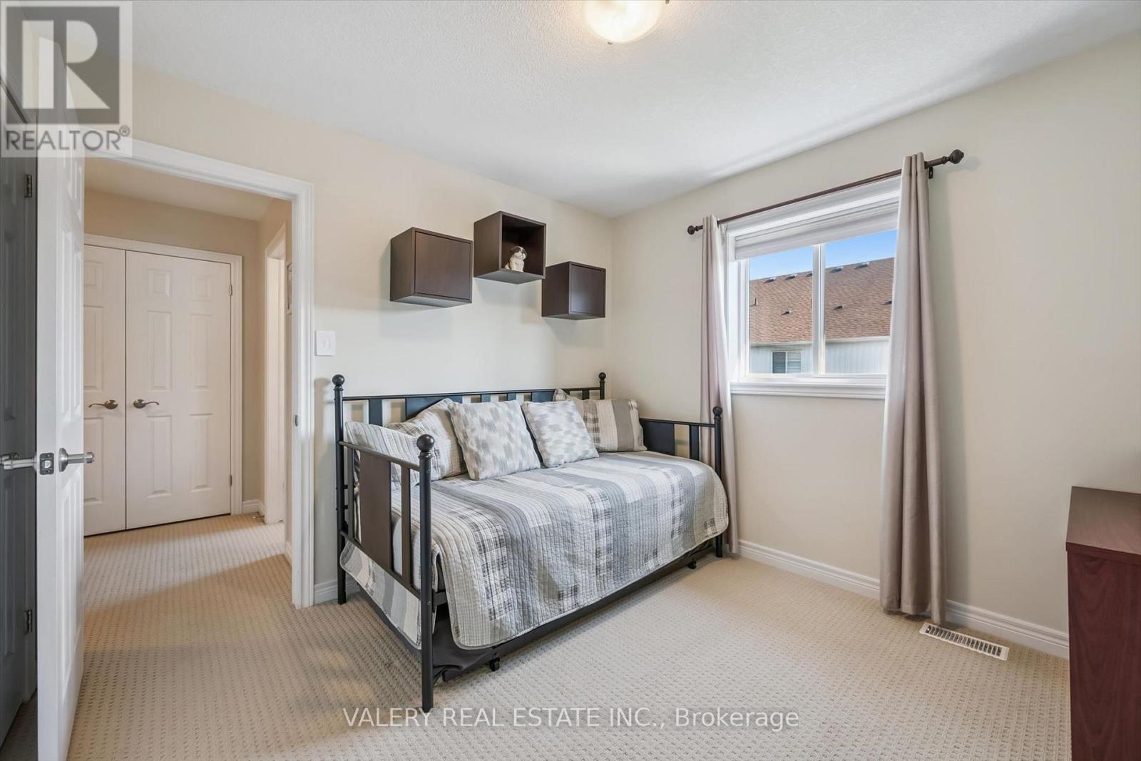#26 355 MACALISTER BOULEVARD - 17