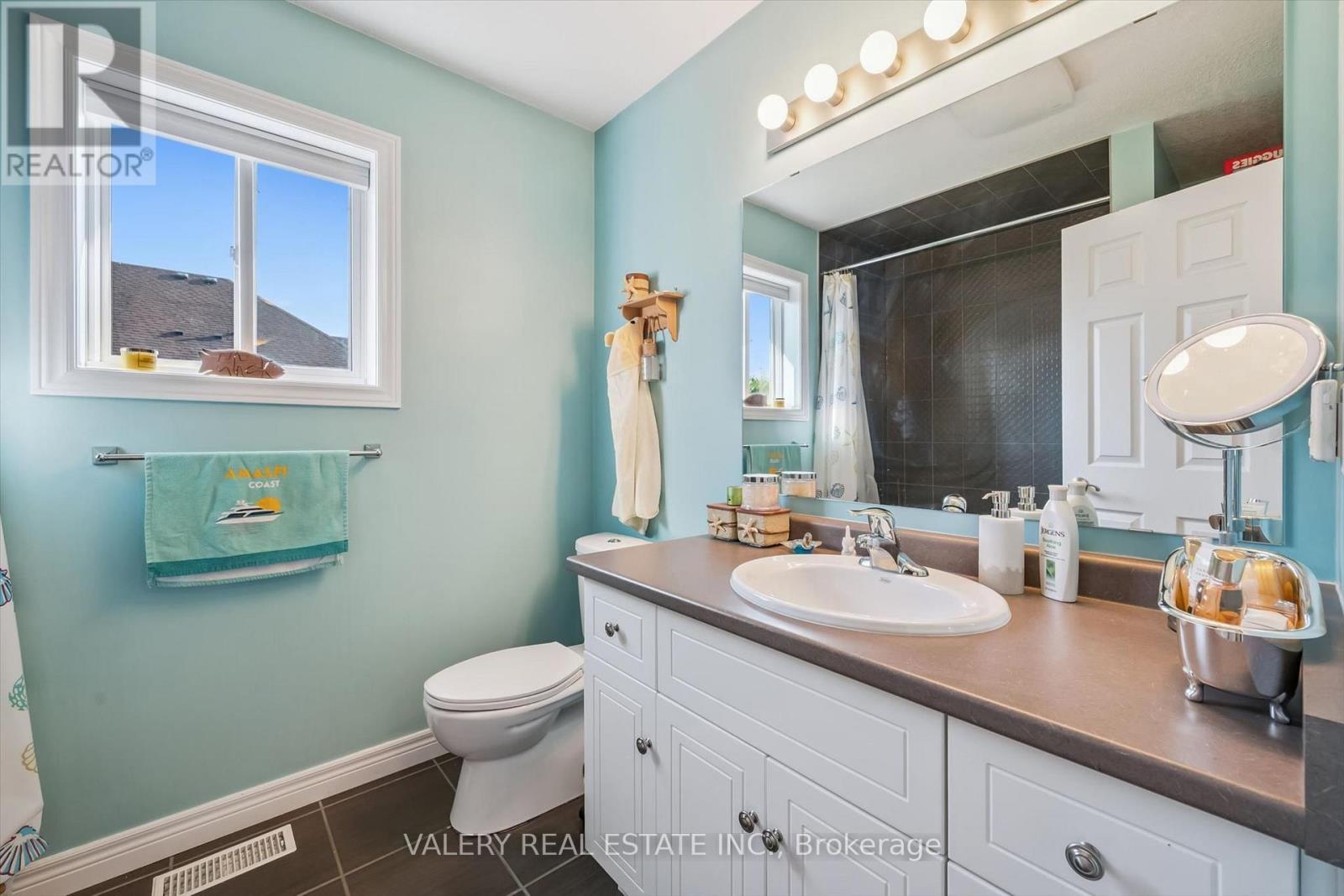 #26 355 MACALISTER BOULEVARD - 19