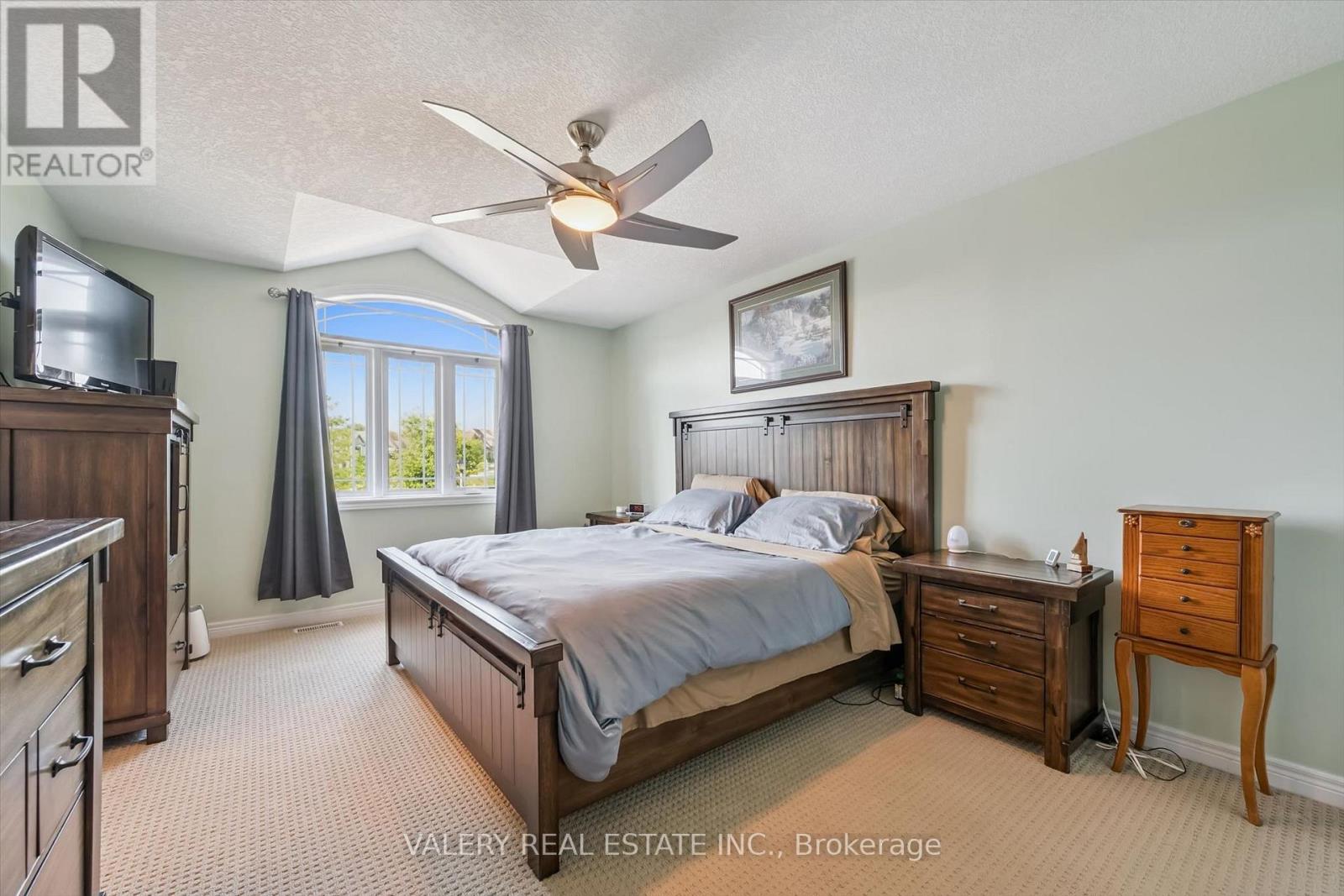 #26 355 MACALISTER BOULEVARD - 21