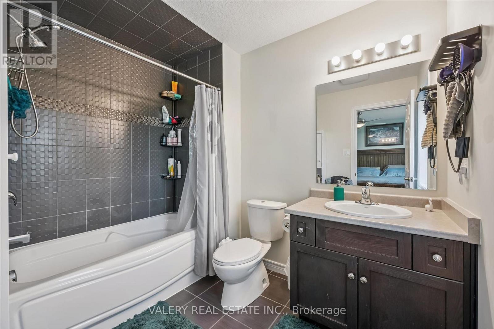 #26 355 MACALISTER BOULEVARD - 23