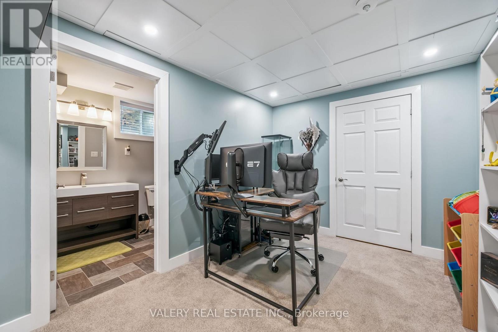 #26 355 MACALISTER BOULEVARD - 27