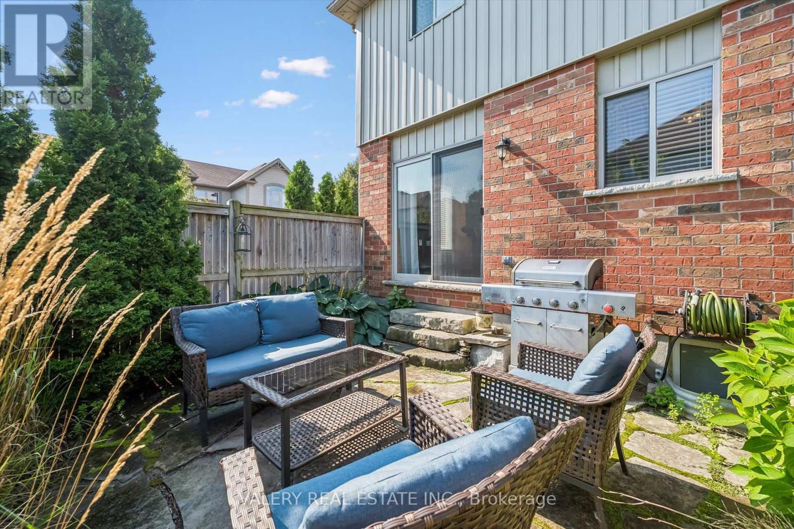 #26 355 MACALISTER BOULEVARD - Image 30
