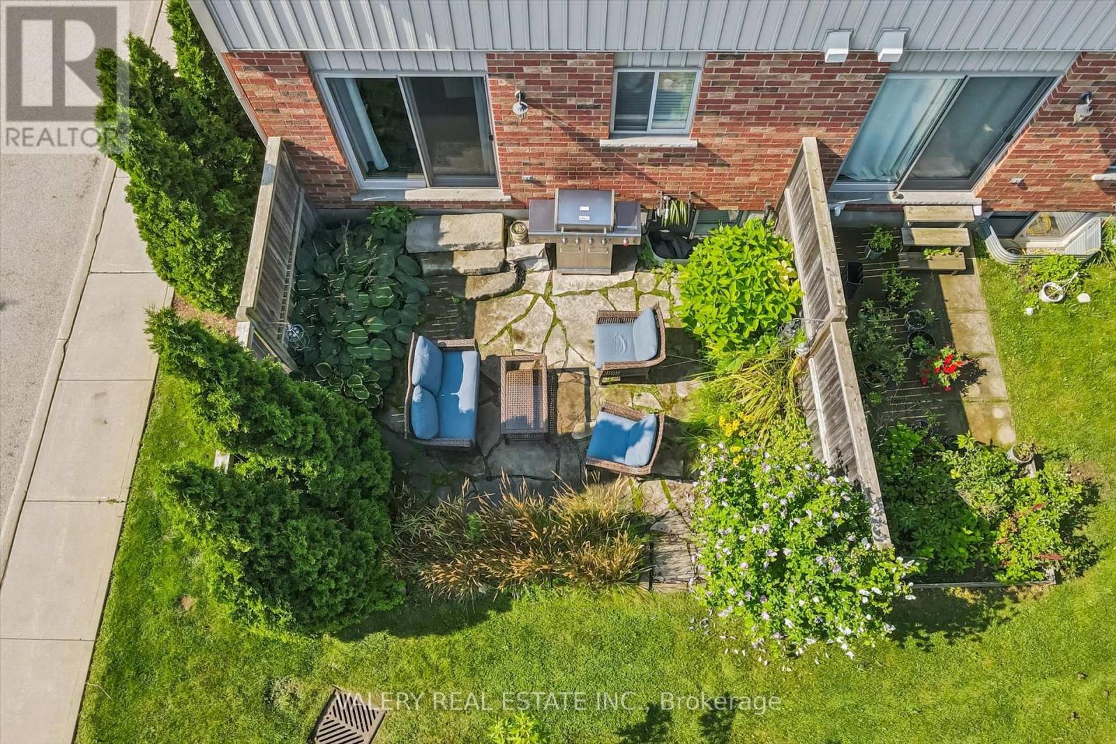#26 355 MACALISTER BOULEVARD - 32