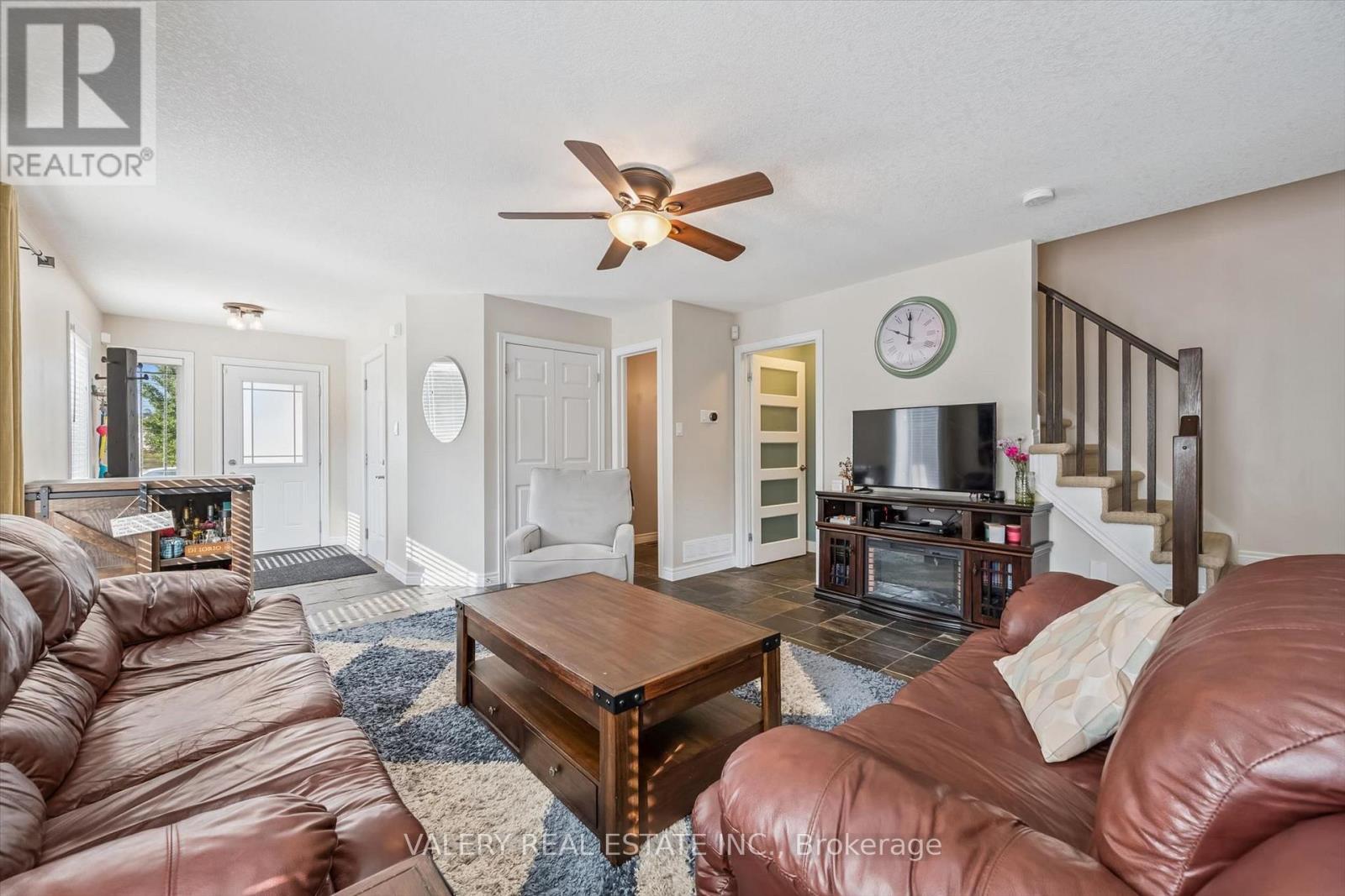 #26 355 MACALISTER BOULEVARD - Image 6