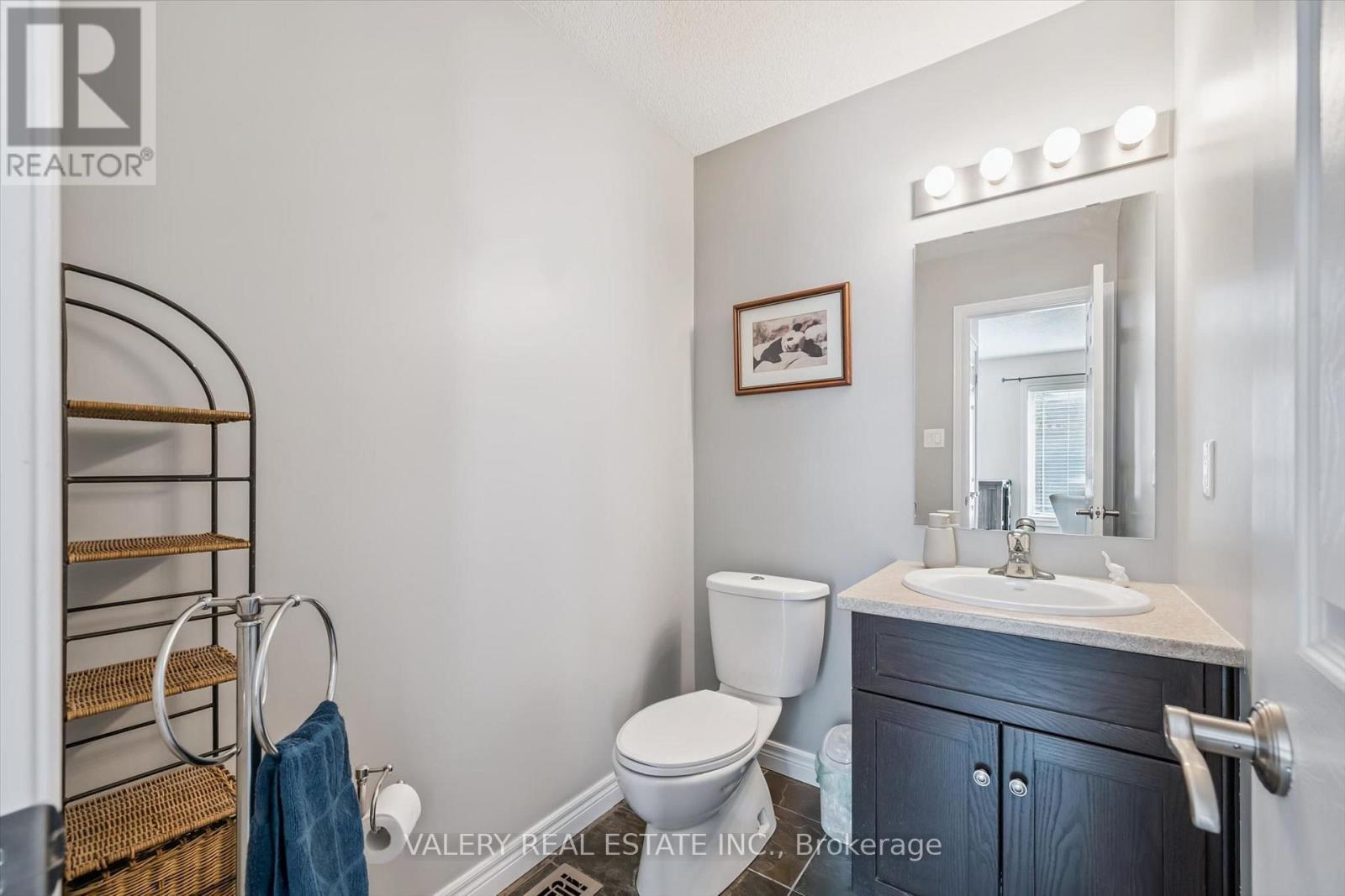 #26 355 MACALISTER BOULEVARD - Image 8