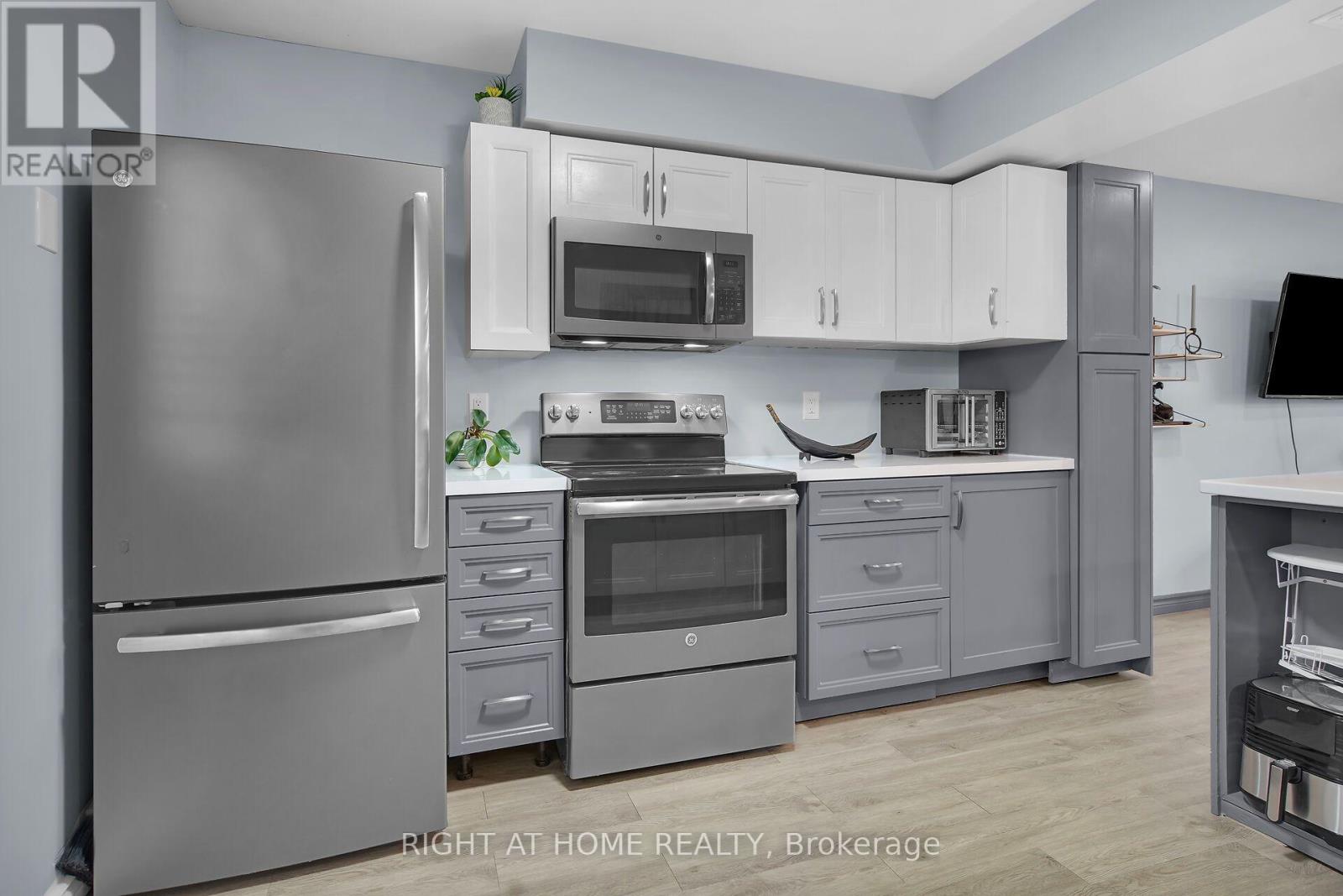 #25 450 POND MILLS ROAD - 17