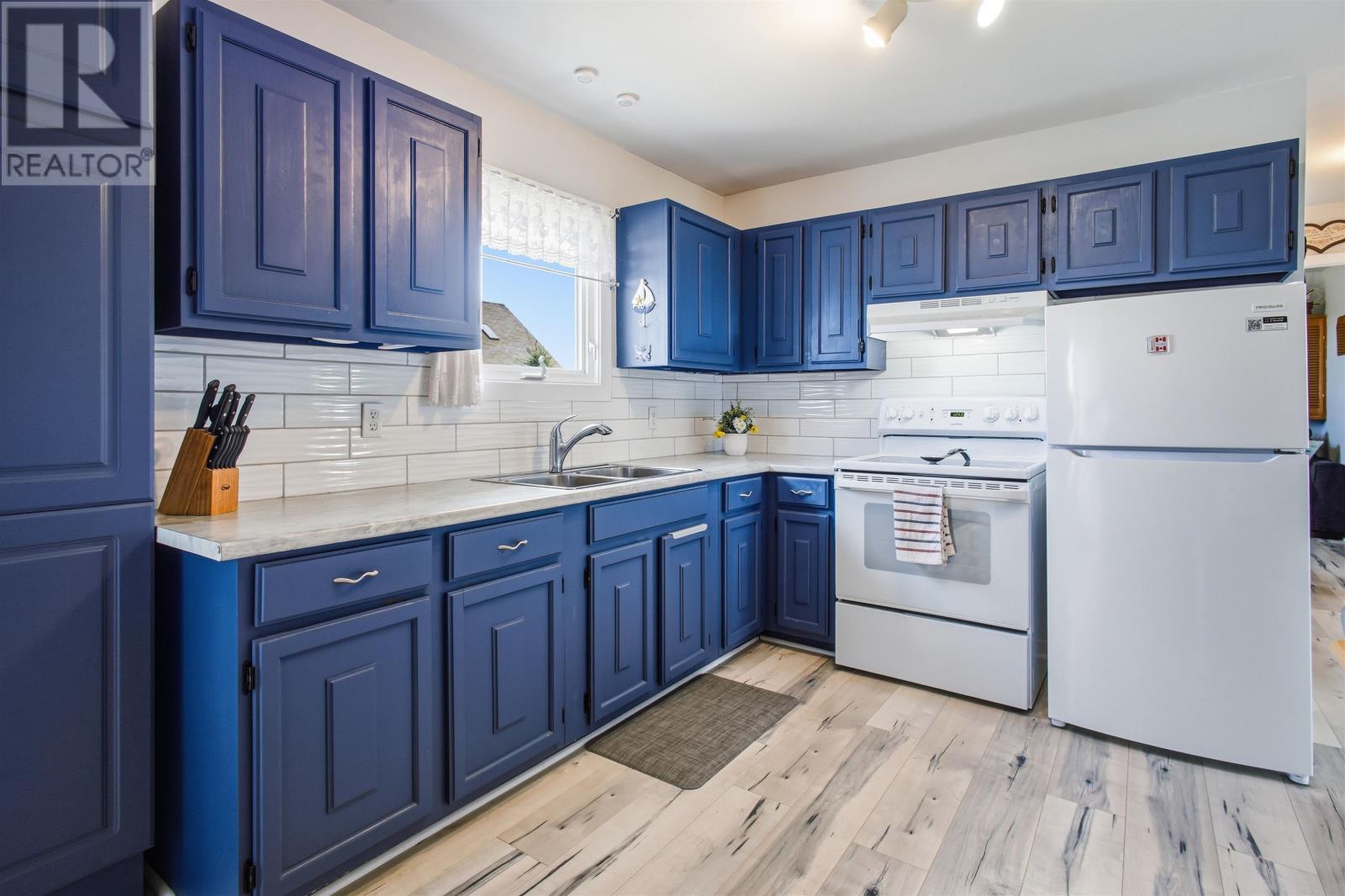 278 Basinview Crescent - 14