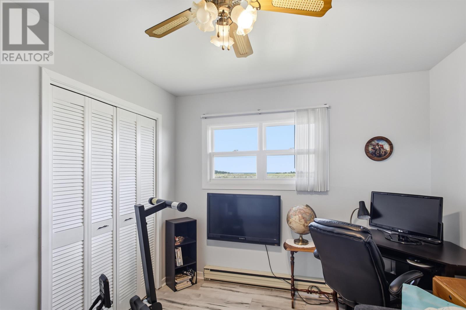 278 Basinview Crescent - 20