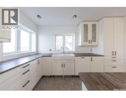 Loft - Lot 11 Macklin Lake Regional Park, Eye Hill Rm No  382, SK S0L2C0 Photo 9