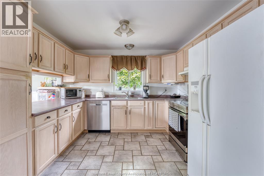1610 Chornoby CRESCENT - 12