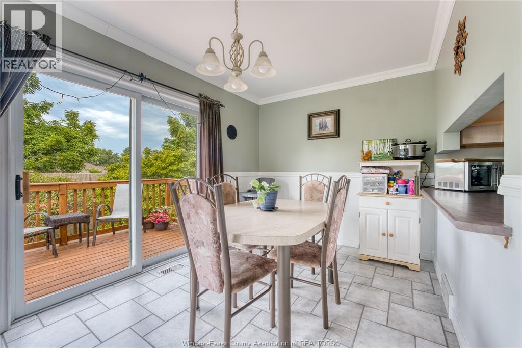 1610 Chornoby CRESCENT - 16