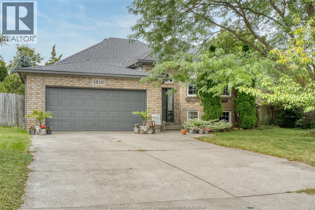 1610 Chornoby CRESCENT - 2