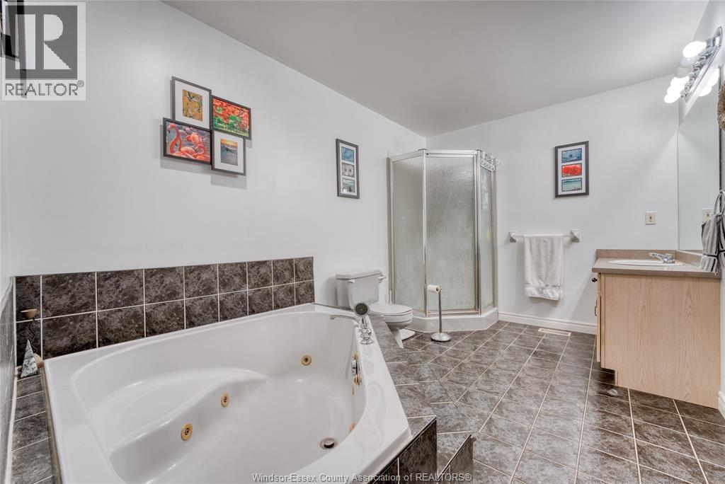 1610 Chornoby CRESCENT - 21