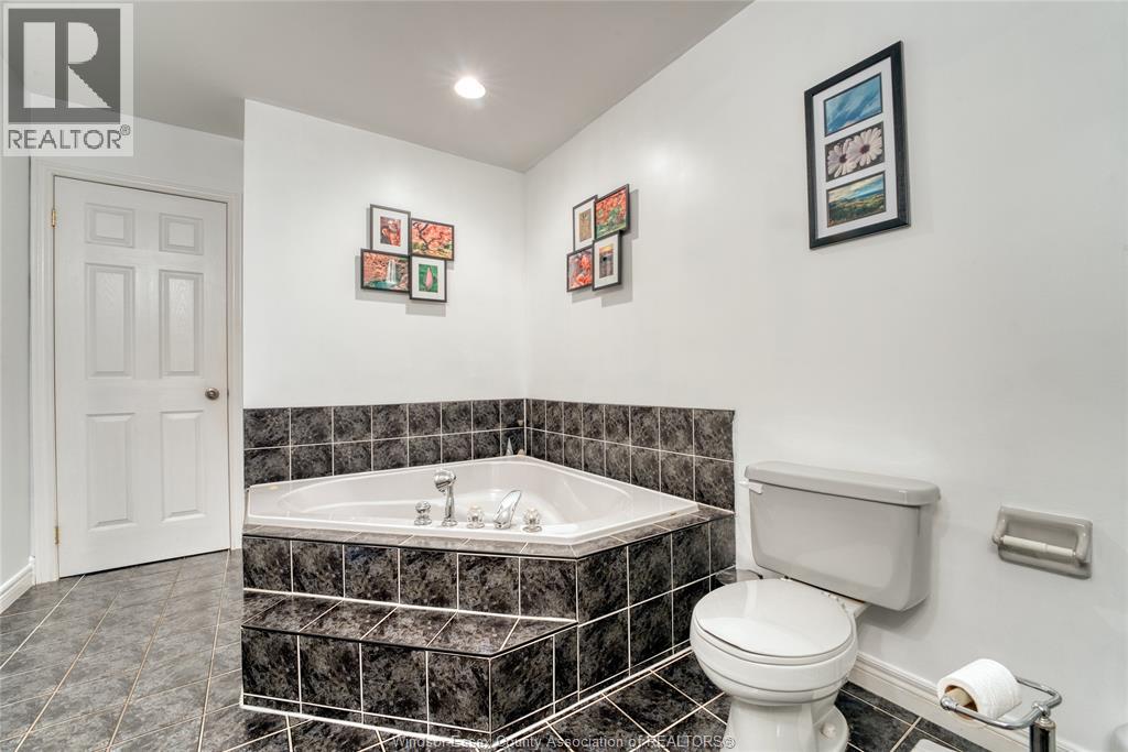 1610 Chornoby CRESCENT - 22