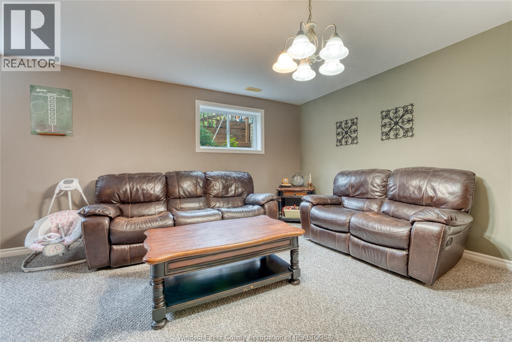 1610 Chornoby CRESCENT - 31