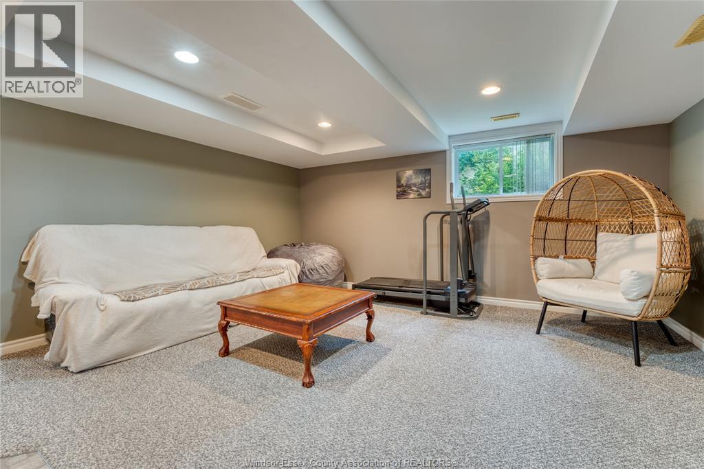1610 Chornoby CRESCENT - Image 33