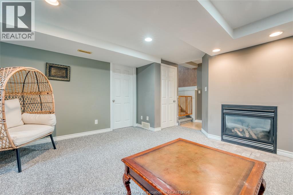 1610 Chornoby CRESCENT - Image 35