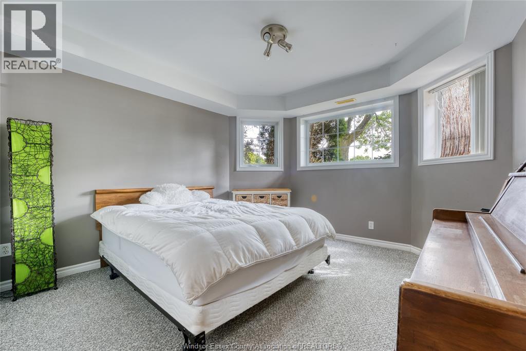1610 Chornoby CRESCENT - Image 36