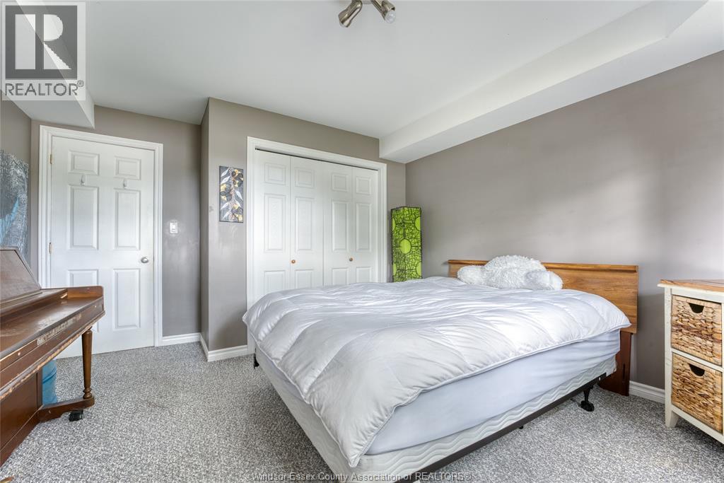 1610 Chornoby CRESCENT - 37