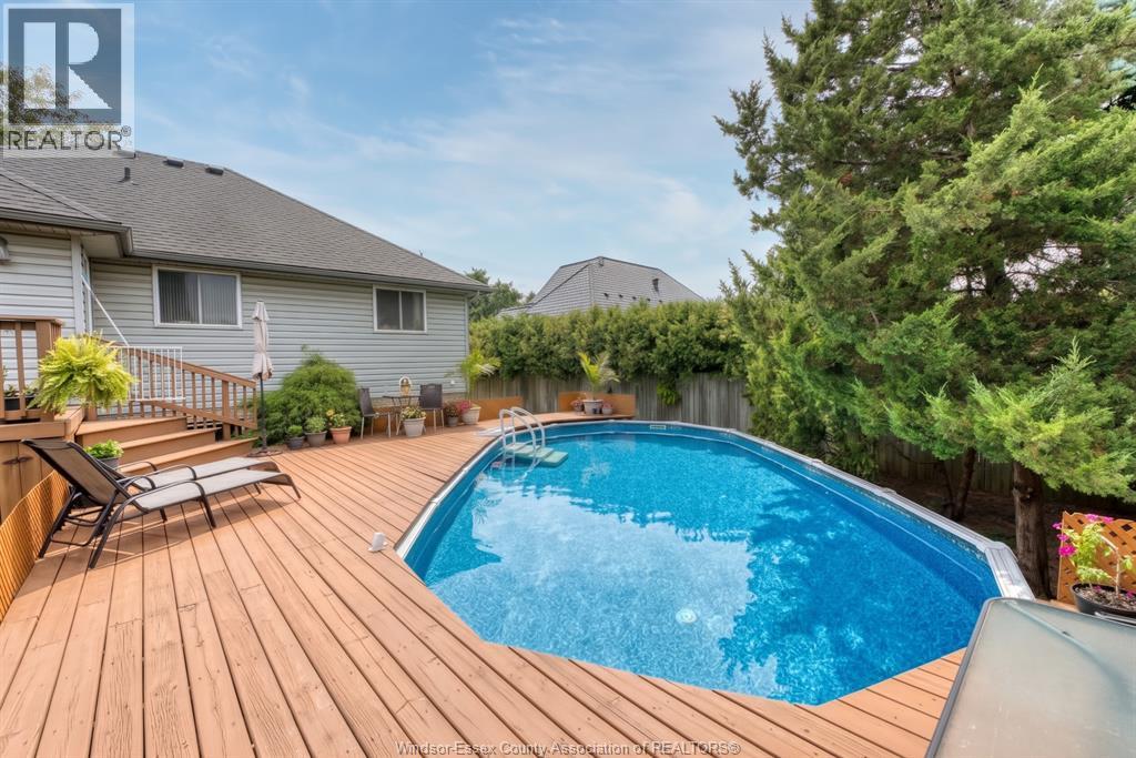 1610 Chornoby CRESCENT - 42