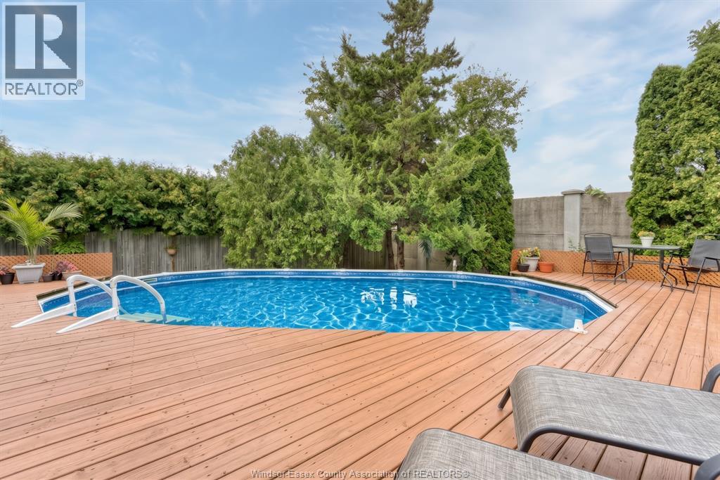 1610 Chornoby CRESCENT - Image 43