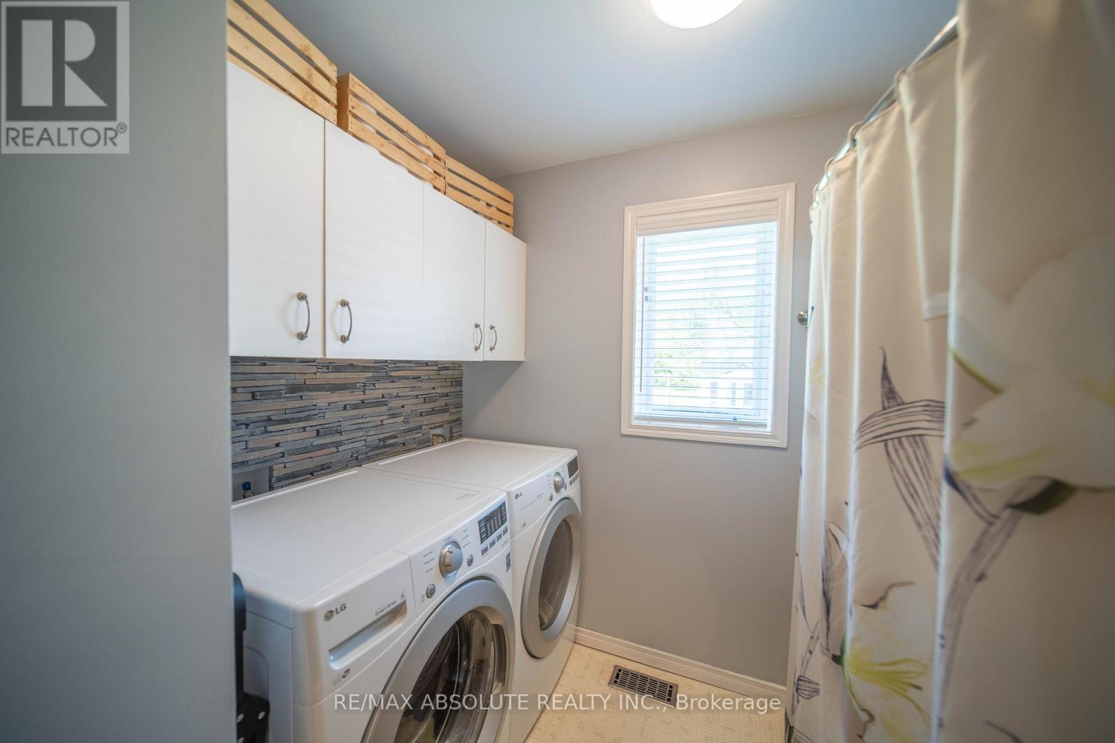 38 DUCHESSE CRESCENT - Image 20