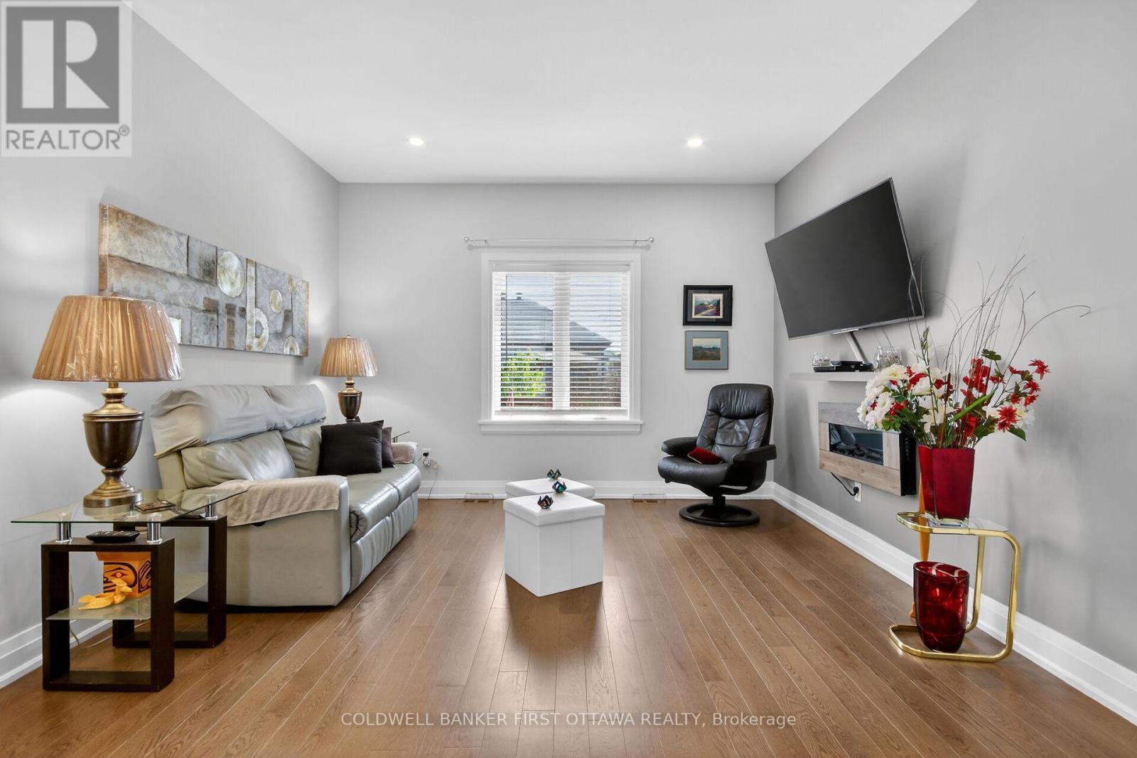 124 LYON STREET - 11