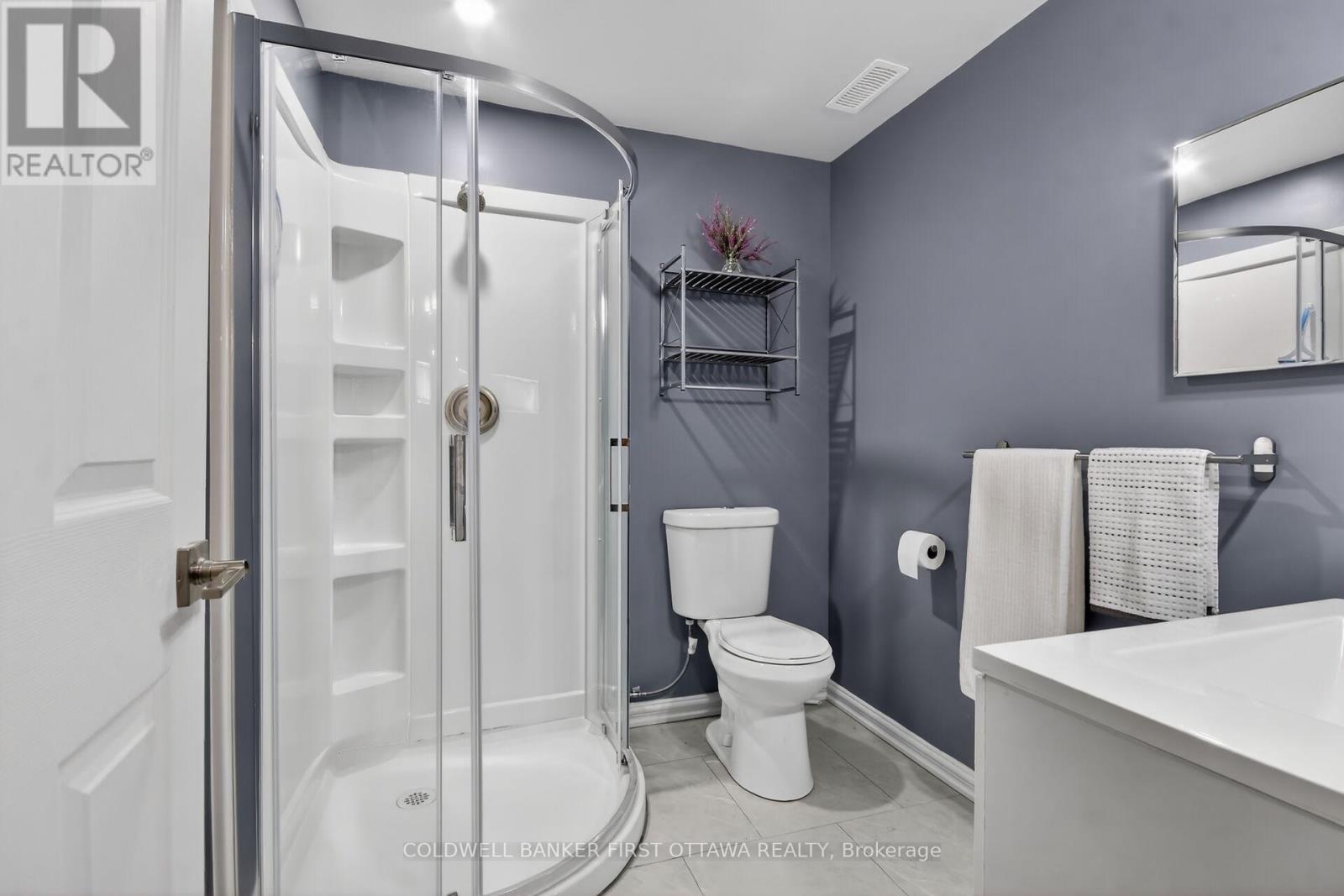 124 LYON STREET - 21