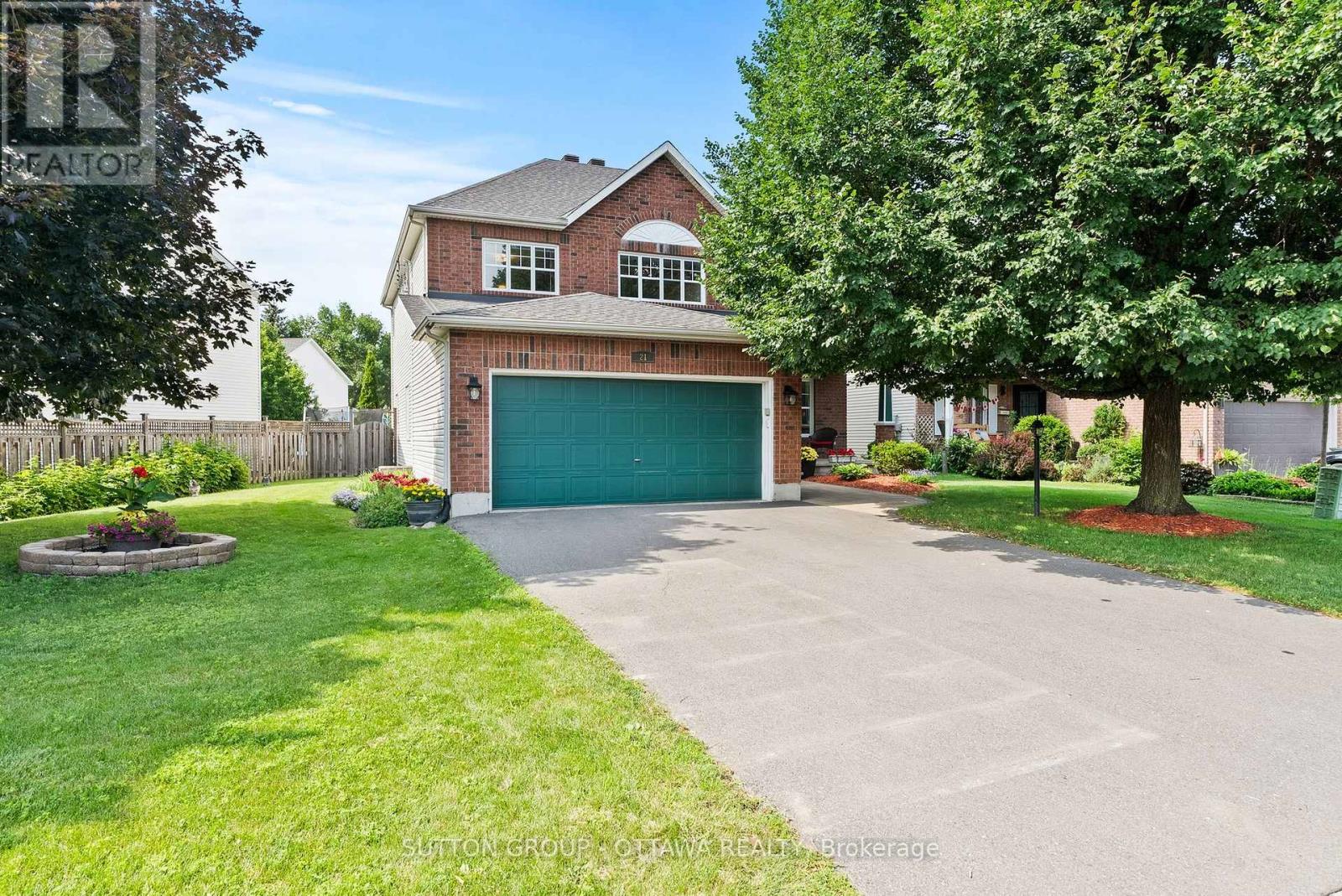 21 AVONMORE CRESCENT - 1